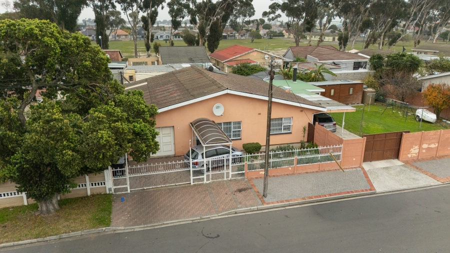 3 Bedroom Property for Sale in Parow Valley Western Cape